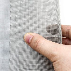Titel: 304 Roestvrij Stalen Gaas 30 Mesh 30 x 60 cm - Roest- en Hittebestendig - Ventilatierooster - 0.6 mm Gaten - Gemakkelijk te Snijden - 2 Stuks