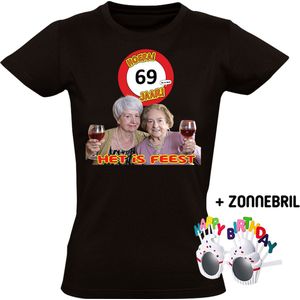 Hoera 69 jaar! Het is feest Dames T-shirt + Happy birthday bril - verjaardag - jarig - 69e verjaardag - oma - wijn - grappig