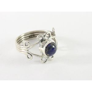 Fijne opengewerkte zilveren ring met lapis lazuli - maat 17.5