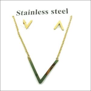 Aramat jewels ® - Sieradenset oorbellen en ketting v groot goudkleurig dames 47cm