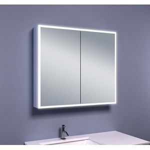 Spiegelkast Quatro 80x70x13cm Aluminium Geintegreerde LED Verlichting Sensor Lichtschakelaar Stopcontact Glazen Planken