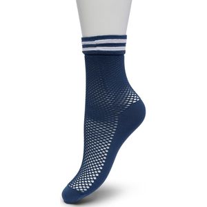 Bonnie Doon Dames Fishnet Sok met Sportieve Streepboord Dichte Zool en Teen Voor Meer Draagcomfort Donker Blauw 36/42 - Rekbaar Van Net Boven Enkel tot Stukje Boven Enkel te Dragen - 90% Polyamide - Fisnet - Mode - Trendy - Bearing Sea - BP221430.131
