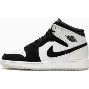 Air Jordan 1 Mid SE Diamond Shorts