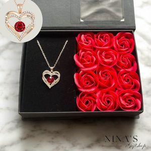 Valentijn Cadeau - Valentijn Cadeautje voor Haar - Valentijn Cadeau voor Vrouw - Geschenkset Vrouwen - Cadeau voor Haar - Chocolade Cadeau - Sieraden Set - Ketting - Moederdag Cadeautje - Kerstcadeau - Verjaardag Cadeau Vrouw - Jubileum