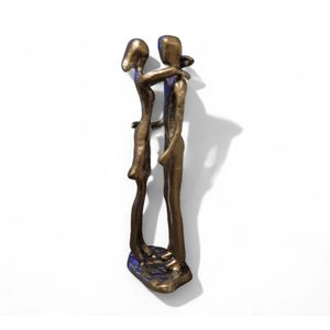 Beeldje hartelijk verbonden keramiek en geborgenheid 34x14x19 cm keramiek