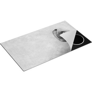 Chefcare Inductie Beschermer Twee Courgettes op Grijze Marmer - Groente - Zwart Wit - 90x55 cm - Afdekplaat Inductie - Kookplaat Beschermer - Inductie Mat