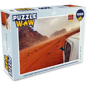 Puzzel Foto vanaf een pick-up truck midden in de woestijn van Wadi Rum - Legpuzzel - Puzzel 1000 stukjes volwassenen