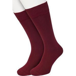 Bonnie Doon Basic Sokken Heren Bordeaux Rood maat 40/46 - 2 paar - Basis Katoenen Sok - Gladde Naden - Brede Boord - Uitstekend Draagcomfort - Perfecte Pasvorm - 2-pack - Multipack - Effen - Bordeauxrood - Donker Rood - Bordeaux - OL6324012.155