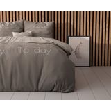 Sleeptime Live Today Dekbedovertrek - 140 x 200/220 + 1 60 x 70 cm kussensloop - Taupe