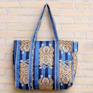 Quilted shopper tijgerprint - donkerblauw - katoenen schoudertas met print - strandtas - boodschappentas - STUDIO Ivana