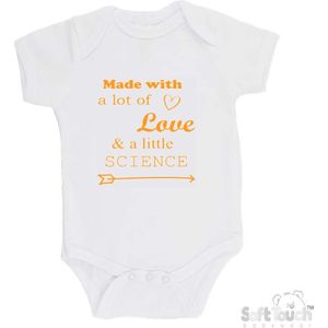 100% katoenen Romper ""Made with a lot of love and a little bit of science? "" Unisex Katoen Wit/mosterd Maat 56/62