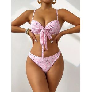 Driedelige Roze Bikini met Beugels, Bloemetjes & Rokje – Maat L(40)