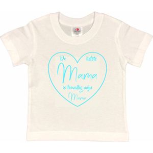 T-shirt Kinderen ""De liefste mama is toevallig mijn mama"" Moederdag | korte mouw | Wit/aquablauw | maat 110/116 (XS)