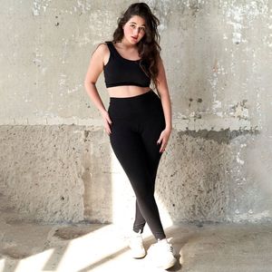 Samarali Yoga Set - BH & Legging Zwart - Stijlvolle Sport Outfit - OEKO-Tex Gecertificeerd - Duurzaam Katoen