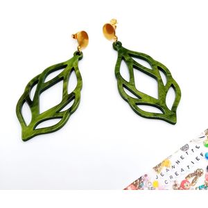 Jeannette-Creatief® - Resin - Leaf Green & Gold - Resin Oorbellen - Oorbellen Dames - Groene Oorbellen - RVS gouden oorknoppen