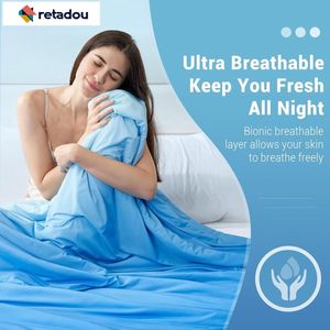 Retadou - Zomerdeken, koeldeken met Japanse Arc-Chill 3.0 Q-MAX>0,5 koelvezels, opname voor een betere slaap, hypoallergeen, verkoelend dekbed, superzacht, kleurverloop, blauw, 150 x 200 cm