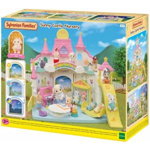 Sylvanian Families 5743 Zonnig Kinderopvang Kasteel- inclusief 1 fluweelzachte bloemen hangoor konijn baby