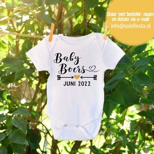 Baby Rompertje met tekst zwangerschap aankondiging - baby announcement arrow - maat  0 tot 3 mnd. - cadeau jongen meisje unisex - gepersonaliseerd met eigen naam