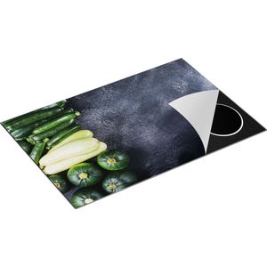 Chefcare Inductie Beschermer Courgettes op Zwarte Marmer - Groente - 81,6x52,7 cm - Afdekplaat Inductie - Kookplaat Beschermer - Inductie Mat