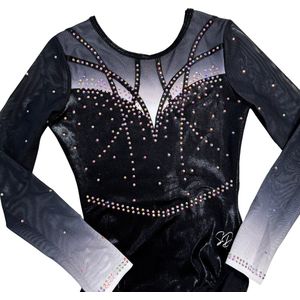 Sparkle&Dream Turnpakje Renate Zwart Lange Mouw- Maat INT 110/116 - Gympakje voor Turnen, Acro, Trampoline en Gymnastiek