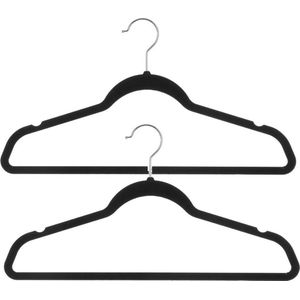 Set van 24x stuks velvet kledinghangers zwart 45 x 23 cm - Kledingkast hangers/kleerhangers