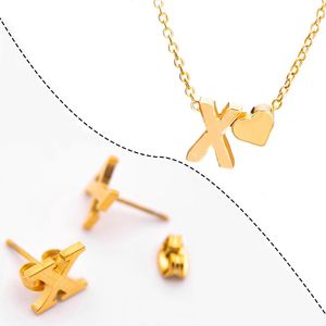 Initiaal Ketting & Oorbellen set met Letter X Goudkleurig - Met letter & Hartje! - Naam Ketting Cadeau - Roestvrij Stalen Ketting op Kaartje - Pax Amare