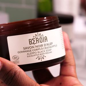 COSMOS BIOLOGISCHE Aleppo zwarte zeep met eucalyptus – Bodyscrub - hammam ritueel - ontspanning 180gr
