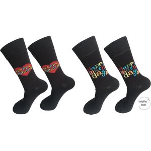 Verjaardag cadeautje voor hem en haar - Jarig Sokken - Leuke sokken - Vrolijke sokken - Luckyday Socks - Sokken met tekst - Aparte Sokken - Socks waar je Happy van wordt - Maat 41-47