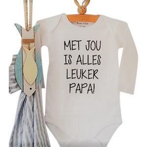 Baby Rompertje met tekst Met jou is alles leuker papa | Lange mouw | wit | maat 62/68