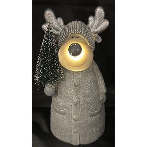 Kerstbeeld Rendier met LED - Rendier met Kerstboom en LED in neus - warm witte LED - Zilver & glitters - polyresin - hoogte 20x13x10 cm - Kerstdecoratie - Woonaccessoires