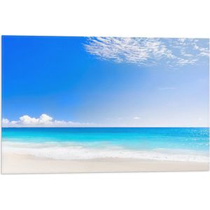 WallClassics - Vlag - Strand met Licht Blauwe Zee - 60x40 cm Foto op Polyester Vlag