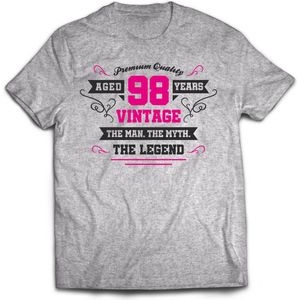 98 Jaar Legend - Feest kado T-Shirt Heren / Dames - Antraciet Grijs / Roze - Perfect Verjaardag Cadeau Shirt - grappige Spreuken, Zinnen en Teksten. Maat L