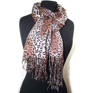 1001musthaves.com Bruin beige viscose dames sjaal met luipaardprint 70 x 200 cm