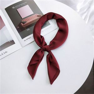 Zachte geïmiteerde zijden stof Effen kleur Kleine vierkante sjaal Professionele zijden sjaal voor dames, lengte: 70cm (rode wijn)-Geen