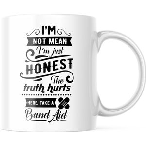 Mok met tekst: I'm not mean i'm just honest. The truth hurts. Here, take a band aid | Grappige Cadeaus | Grappige mok | Koffiemok | Koffiebeker | Theemok | Theebeker