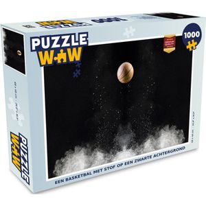 Puzzel Een basketbal met stof op een zwarte achtergrond - Legpuzzel - Puzzel 1000 stukjes volwassenen