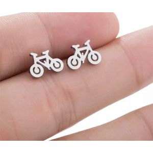 GoedeDoelen.Shop | RVS Oorbellen Fiets Zilver | Oorstekers | Zilverkleurige Oorbellen | Fiets Oorbellen | Wielersport Oorbellen | Sportieve Oorbellen | Unisex Oorbellen | Wielersport Sieraad | Sport Sieraad | Wielersport | Wellness-House