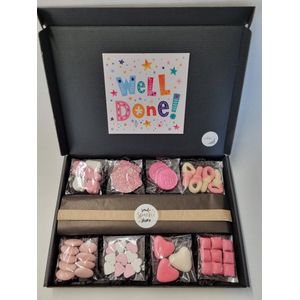 Geboorte Box - Roze met originele geboortekaart 'Well Done' met persoonlijke (video)boodschap | 8 soorten heerlijke geboorte snoepjes en een liefdevol geboortekado