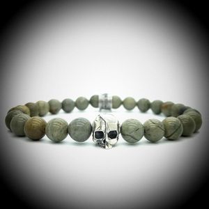 Natuursteen Armband met 925 Sterling Zilver Skull Bedel van 6.1gram Zilver , Handgemaakte Edelsteen Armband met 8mm (Silver Mist Jaspis) kralen .