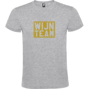 Grijs T shirt met print van "" Wijn Team "" print Goud size XXL