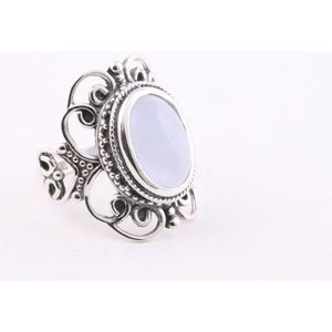 Opengewerkte zilveren ring met blauwe chalcedoon - maat 17.5