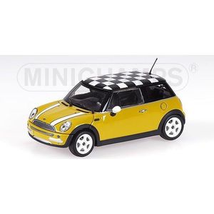 The 1:43 Diecast Modelcar of the Mini One with Chequered Flag Roof of 2001. This scalemodel is limited by 1008pcs.The manufacturer is Minichamps.This model is only online available