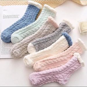 Bedsokken dames - Dames Slaapsokken - Pluizig Zacht - Pyjamadag - Stay in Bed Sock - Minder Drukplekken - Comfort - Dik & Warm - Elastisch - 7-pairs - One Size