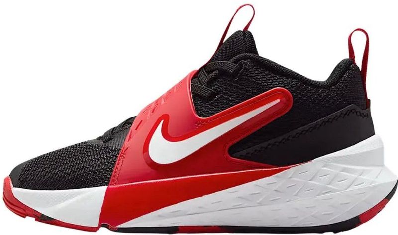 Nike team hustle d kids in de kleur zwart.