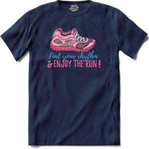 Find Your Rhythm & Enjoy The Run! | Hardlopen - Rennen - Sporten - T-Shirt - Unisex - Navy Blue - Maat L