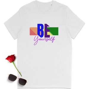 Gay Pride t shirt - Pride tshirt - Be Yourself - Dames tshirt met print - Heren t shirt met pride opdruk - Unisex Pride t shirt - Unisex maten: S M L XL XXL XXXL - Tshirt kleuren: Wit en zwart.