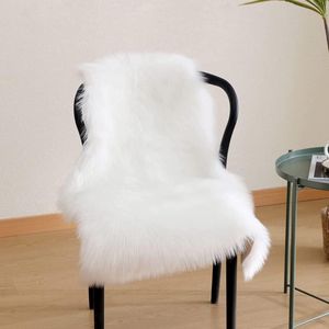 Pluizig schapenvacht tapijt 50 x 80 cm - Kunstbont vloerkleed voor slaapkamer en woonkamer