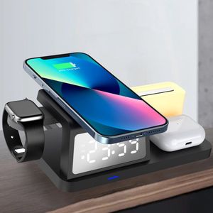 CHIWIN Draadloos Oplaadstation 5 in 1 - met Wekker en Nachtlampje - Snelle Draadloze Oplader voor Smartphone en Oordopjes - Multifunctioneel Oplaadstation met USB-C Poort voor Slaapkamer Kantoor en Thuis
