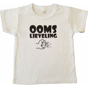 Wit baby t-shirt met ""Ooms lieveling"" - maat 68 - babyshower, zwanger, cadeautje, kraamcadeau, grappig, geschenk, baby, tekst, bodieke