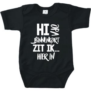 Baby romper met tekst zwangerschap aankondiging | Hi Opa binnenkort zit ik hierin | Zwart | korte mouw | maat 56 cadeautje zwangerschap aankondiging bekendmaking | Cadeautje 100% katoen.